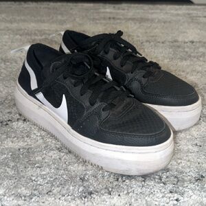 NIKE Court Vision Alta